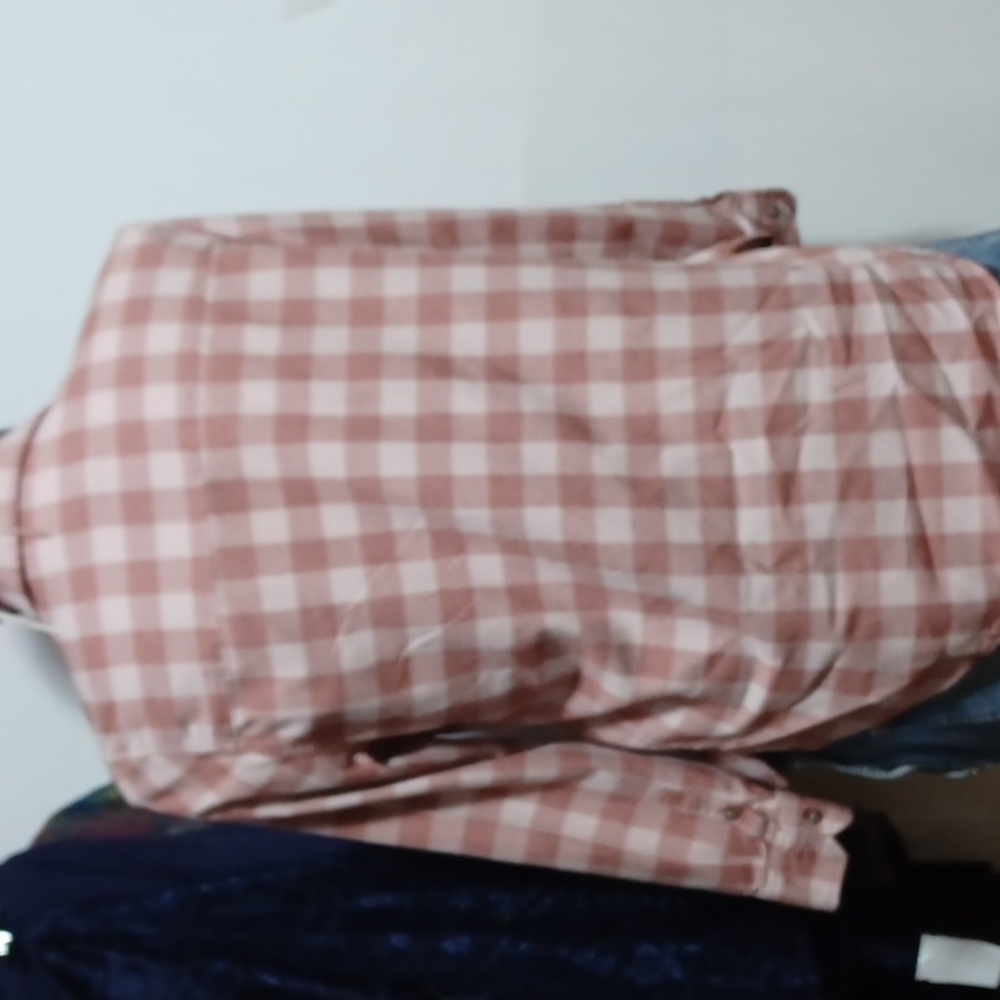 Universal Thread Button Down Size Med In A Beauti… - image 4